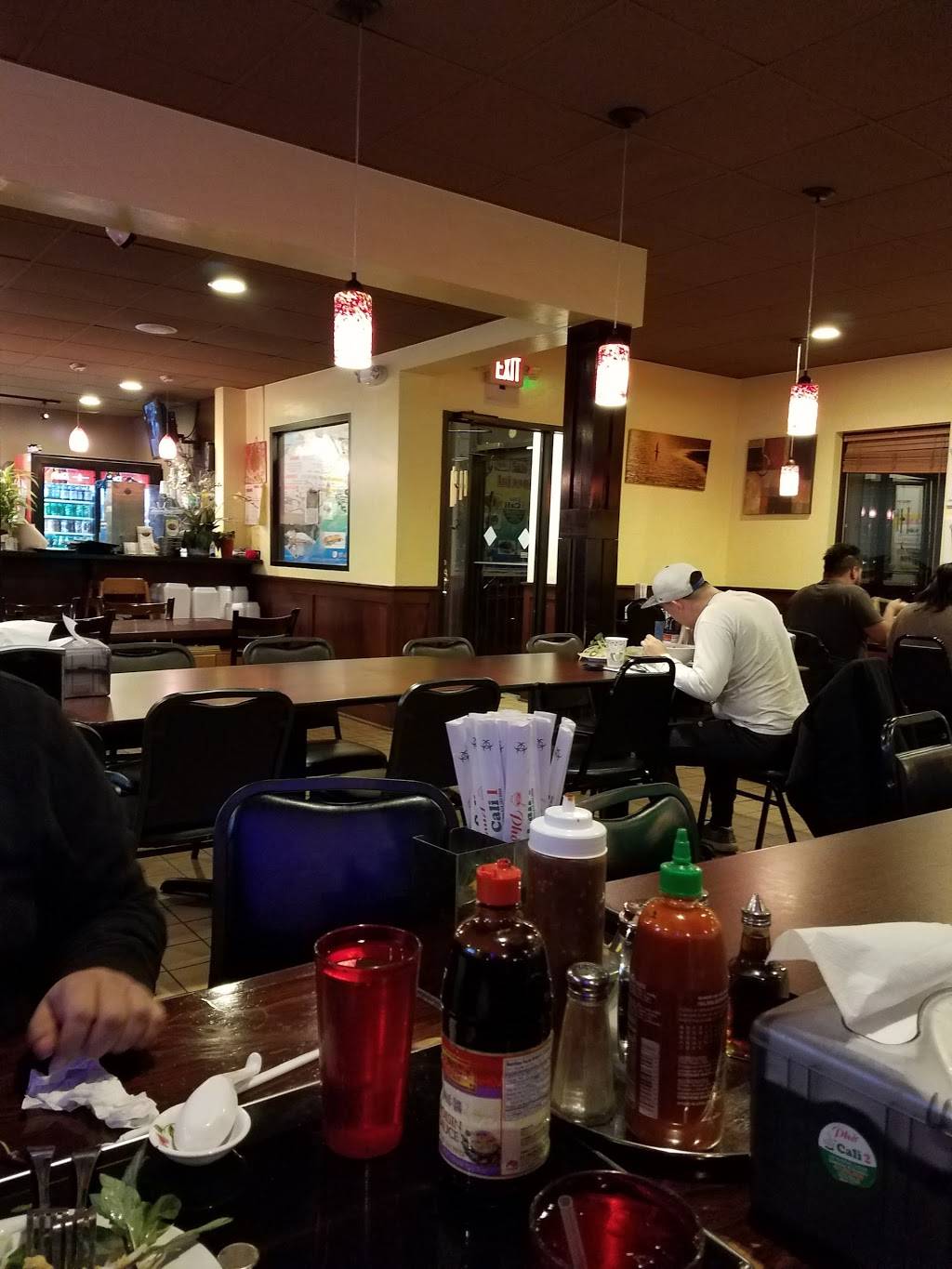 Pho Cali | restaurant | 4756 S 27th St, Milwaukee, WI 53221, USA | 4142829950 OR +1 414-282-9950