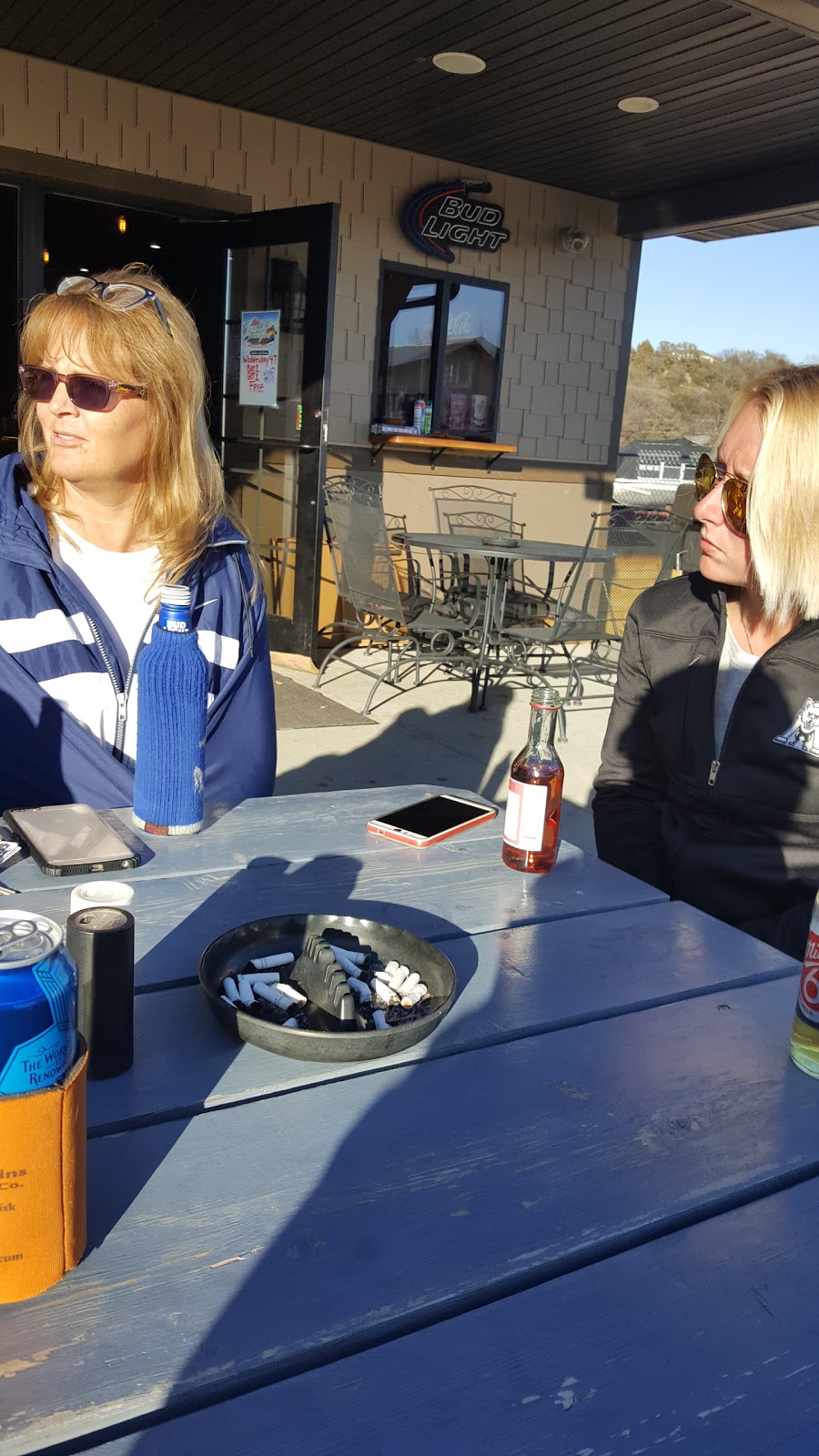 Stringers Bar & Grill | restaurant | 3703 W 8th St, Yankton, SD 57078, USA | 6056892424 OR +1 605-689-2424