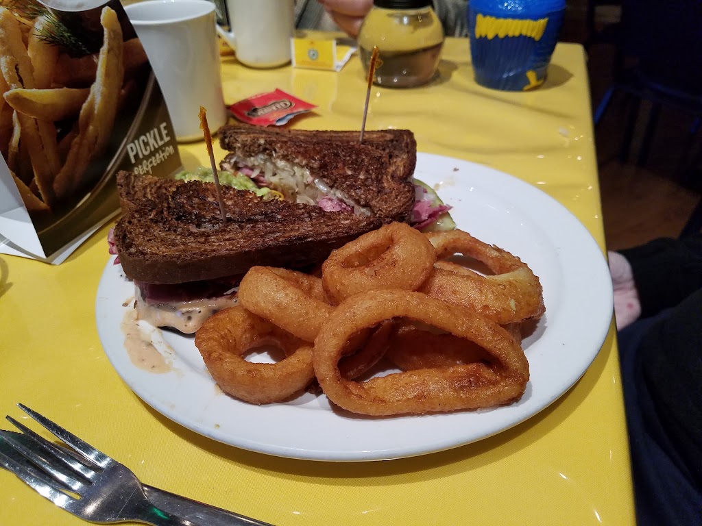 Pats Bar and Grill | restaurant | 140 W Bridge St, Hotchkiss, CO 81419, USA | 9708724215 OR +1 970-872-4215