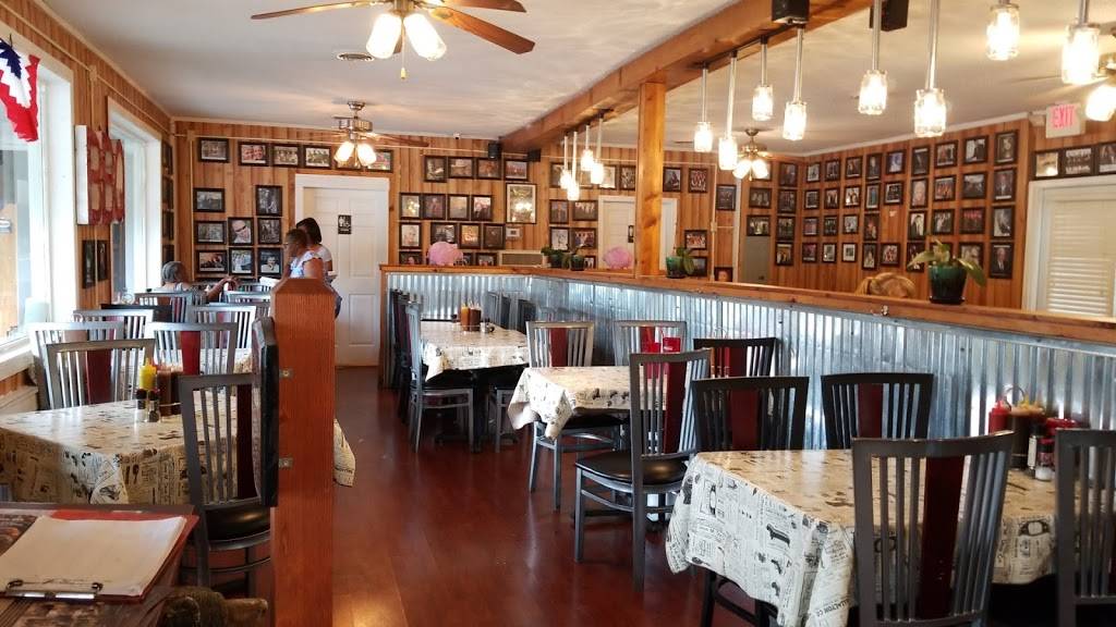 Tony Gores Smoky Mountain BBQ & Grill | restaurant | 1818 Winfield Dunn Pkwy, Sevierville, TN 37876, USA | 8654297771 OR +1 865-429-7771