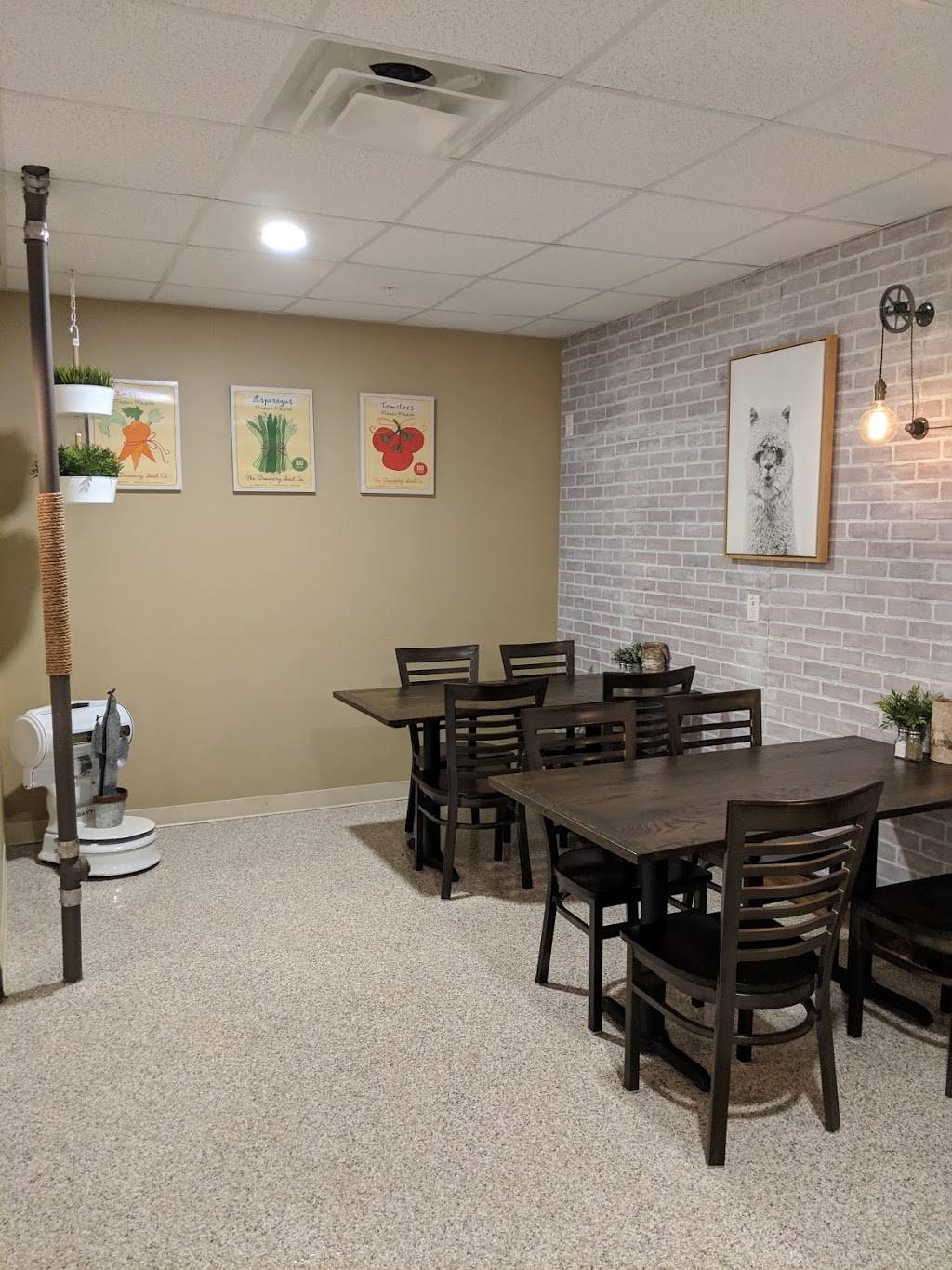 Fresh Hub Eatery | restaurant | 23 Stiles Rd, Salem, NH 03079, USA | 6034585775 OR +1 603-458-5775