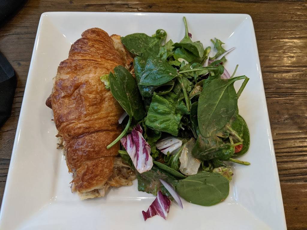 Blu Alehouse | restaurant | 1000 Palisades Center Dr E106, West Nyack, NY 10994, USA | 8453584258 OR +1 845-358-4258