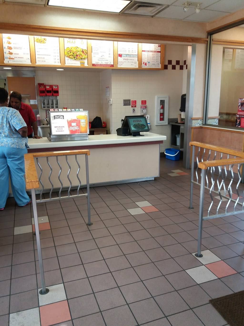 Wendys | restaurant | 19100 Kelly Rd, Detroit, MI 48224, USA | 3133721152 OR +1 313-372-1152