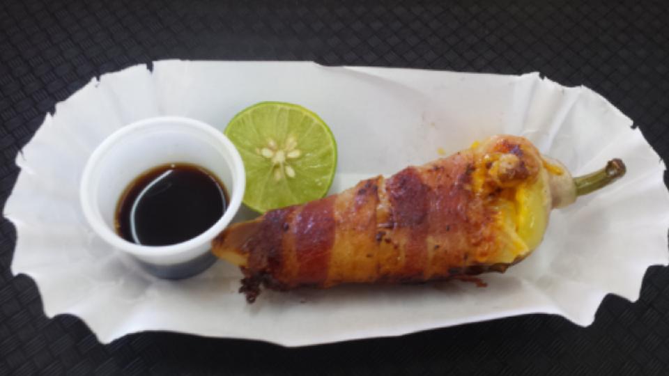 Hot Dogs La Reyna | meal takeaway | 924 W Prince Rd, Tucson, AZ 85705, USA | 5203363779 OR +1 520-336-3779