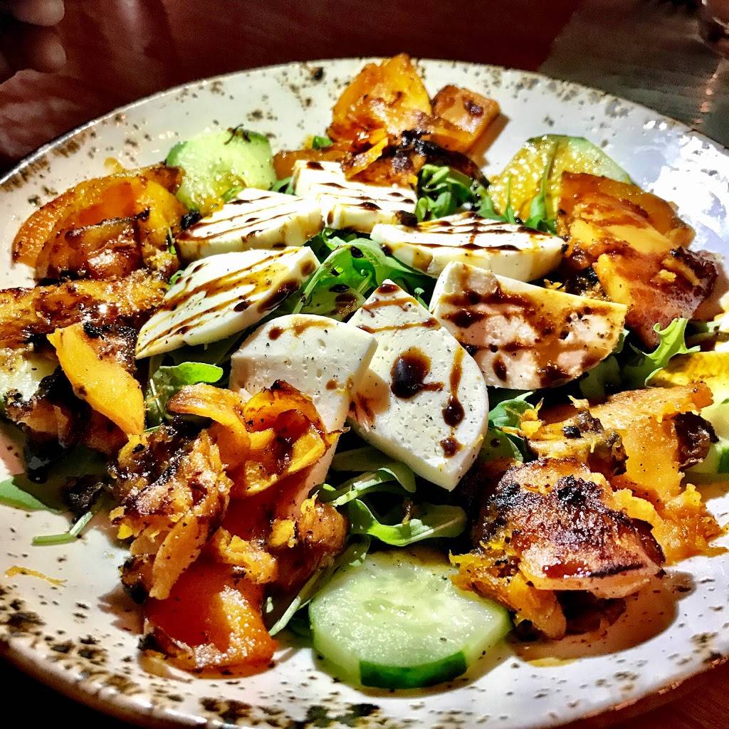 These Guys Brewing Company | restaurant | 78 Franklin St, Norwich, CT 06360, USA | 8609498550 OR +1 860-949-8550