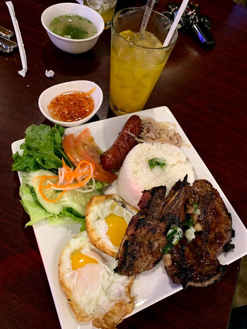 Saigon Pho | meal takeaway | 3222 W Bryn Mawr Ave, Chicago, IL 60659, USA | 7733096343 OR +1 773-309-6343