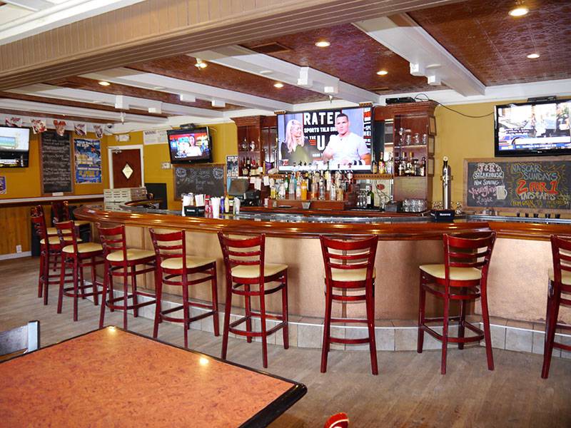 J&Rs Islip Steak House | restaurant | 116 Main St, Islip, NY 11751, USA | 6312775677 OR +1 631-277-5677