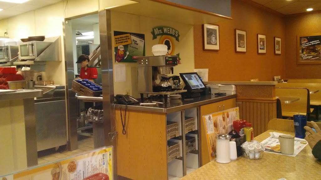 George Webb Restaurant - Douglas Ave | restaurant | 4555 Douglas Ave, Racine, WI 53402, USA | 2626391900 OR +1 262-639-1900