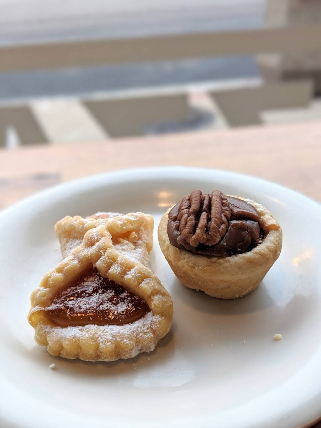 Cafe L’Appetito | cafe | 3332 N Broadway, Chicago, IL 60657, USA | 7733607290 OR +1 773-360-7290