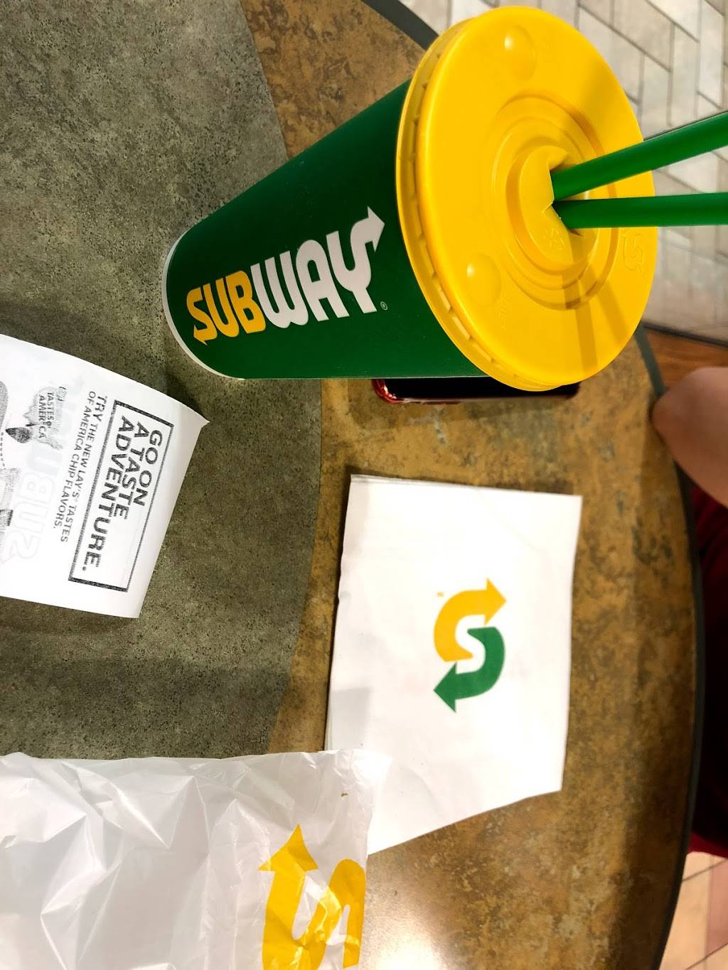 Subway | restaurant | 1961 Chain Bridge Rd, McLean, VA 22102, USA | 7037900201 OR +1 703-790-0201