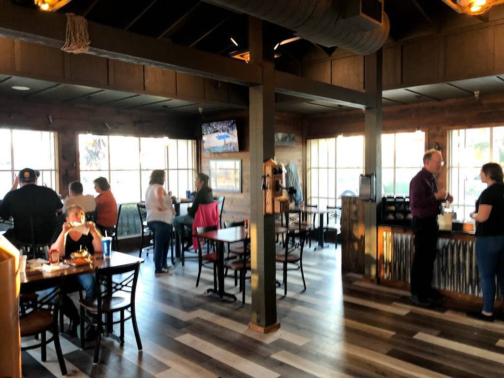 Backwoods Burgers | restaurant | 1214 W F St, Oakdale, CA 95361, USA | 2093222953 OR +1 209-322-2953