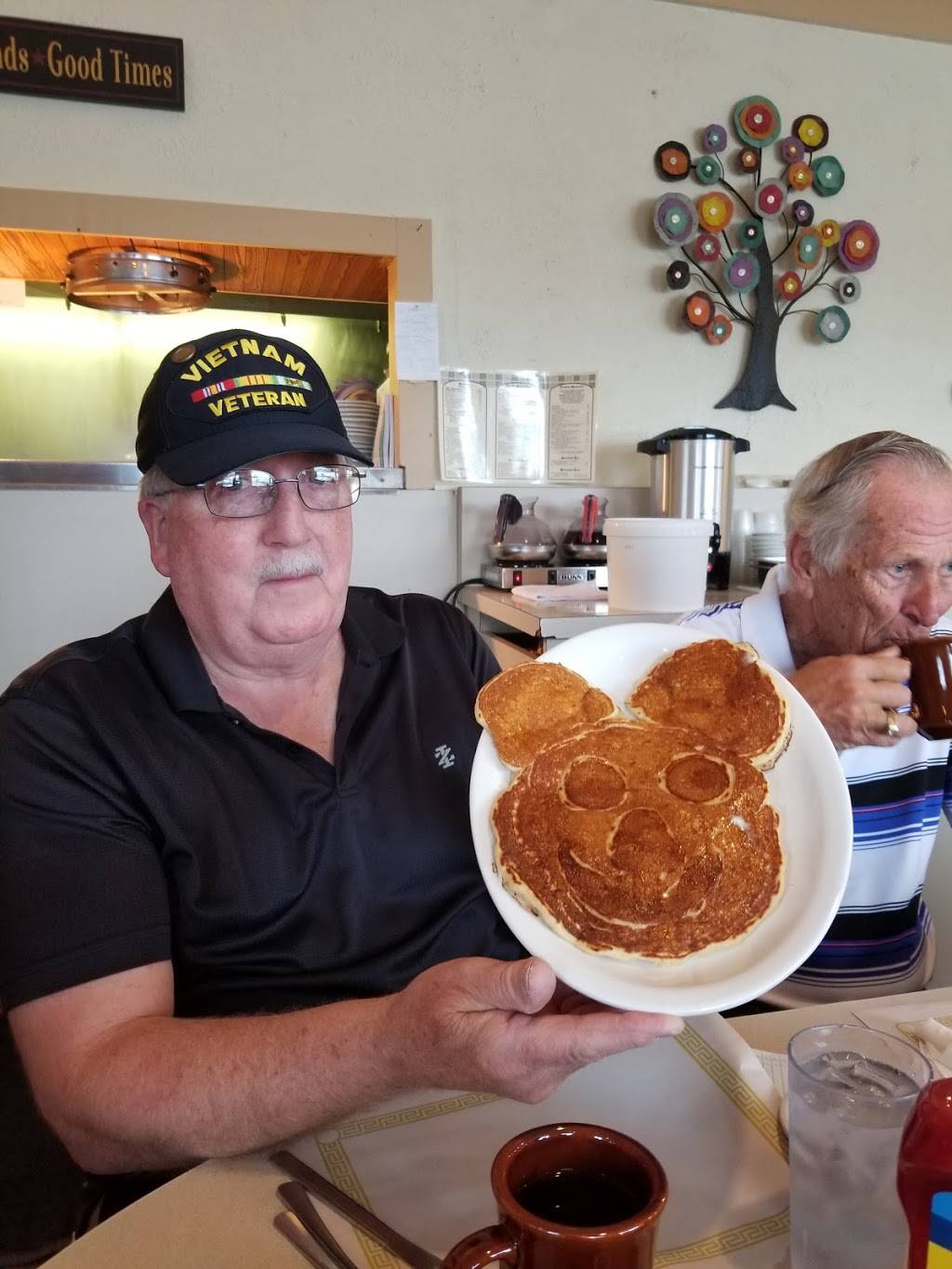 New Beginnings Restaurant | restaurant | 1506 Chicago Dr SW, Wyoming, MI 49509, USA | 6162433556 OR +1 616-243-3556