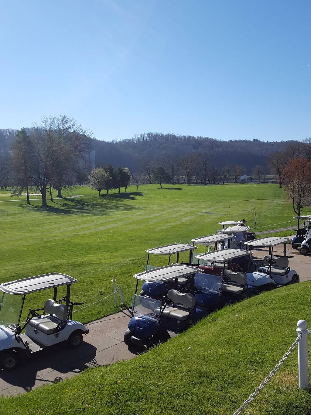 Fairway 4 | restaurant | 100 Liberty Ave, Rayland, OH 43943, USA | 7408594900 OR +1 740-859-4900