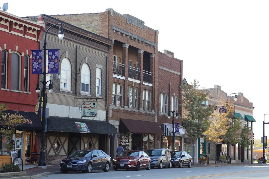 Lord Stanleys and the Annex | restaurant | 142 E Lincoln Hwy, DeKalb, IL 60115, USA | 8157549031 OR +1 815-754-9031