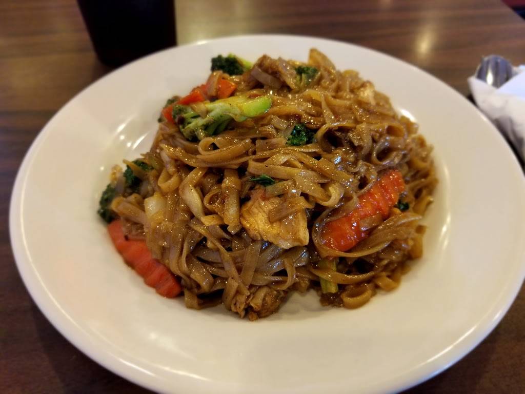 Thai House Restaurant | restaurant | 1047 E Broad St, Elyria, OH 44035, USA | 4403660273 OR +1 440-366-0273