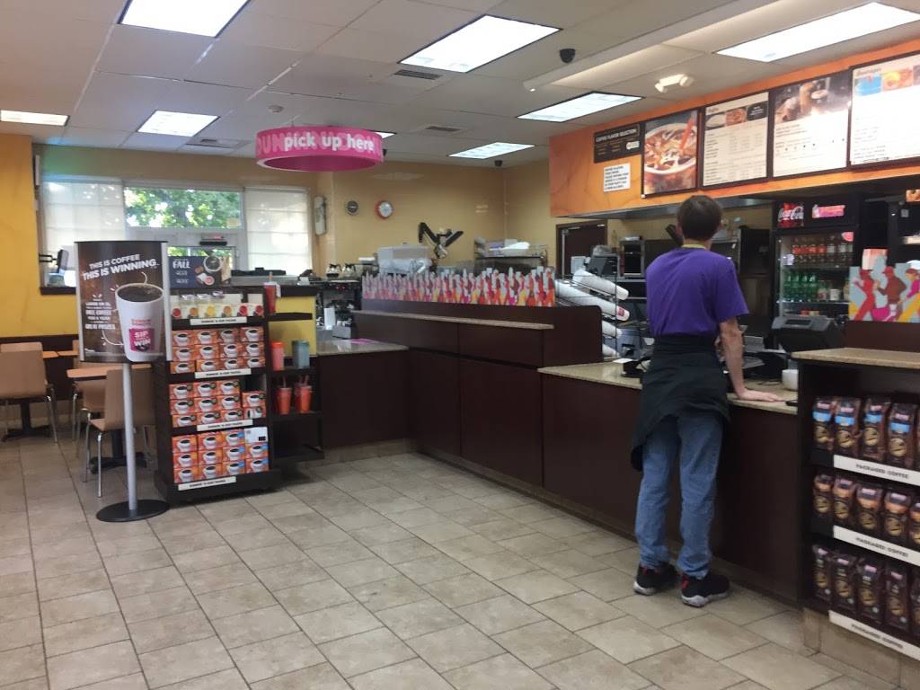 Dunkin | bakery | 15 S Main St, Bradford, MA 01835, USA | 9785569420 OR +1 978-556-9420