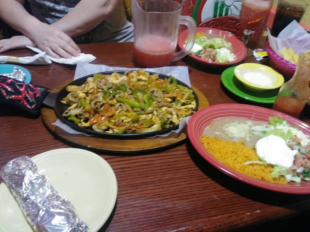 Jaliscos | restaurant | 2488 E State St, Salem, OH 44460, USA | 3303376983 OR +1 330-337-6983