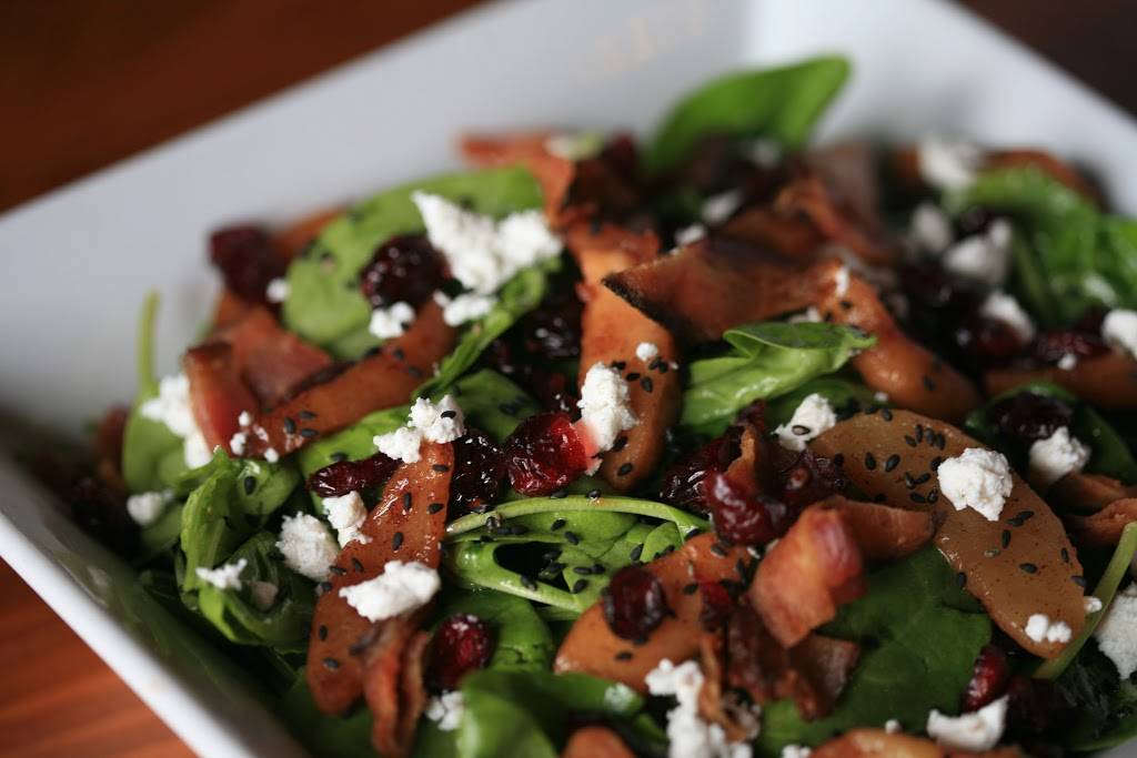 Billys Taphouse | restaurant | 305 Talbot St N, Essex, ON N8M 2E2, Canada | 5197767094 OR +1 519-776-7094