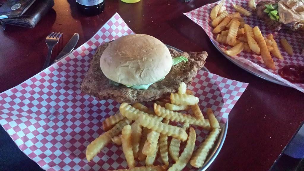 Berthas Bar & Grill | restaurant | 1322 N 16th St, Council Bluffs, IA 51501, USA | 7122562476 OR +1 712-256-2476