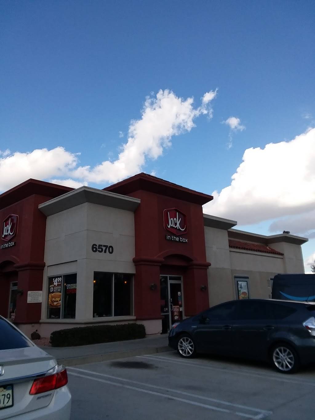 Jack in the Box | restaurant | 6570 Butterfield Ranch Rd, Chino Hills, CA 91709, USA | 9096068003 OR +1 909-606-8003