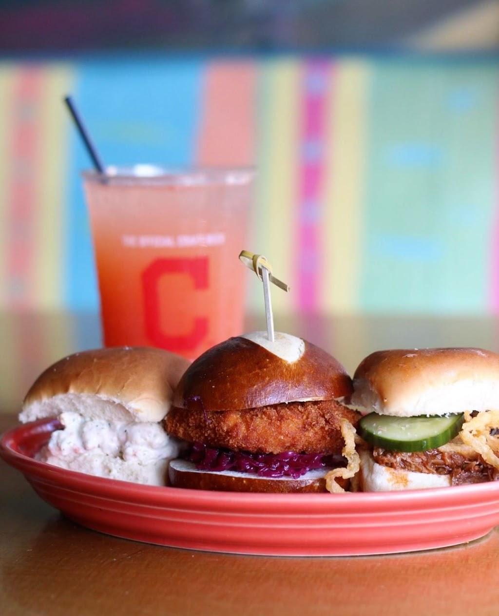 Thirsty Parrot | restaurant | 812 Huron Rd E, Cleveland, OH 44115, USA | 2166853200 OR +1 216-685-3200