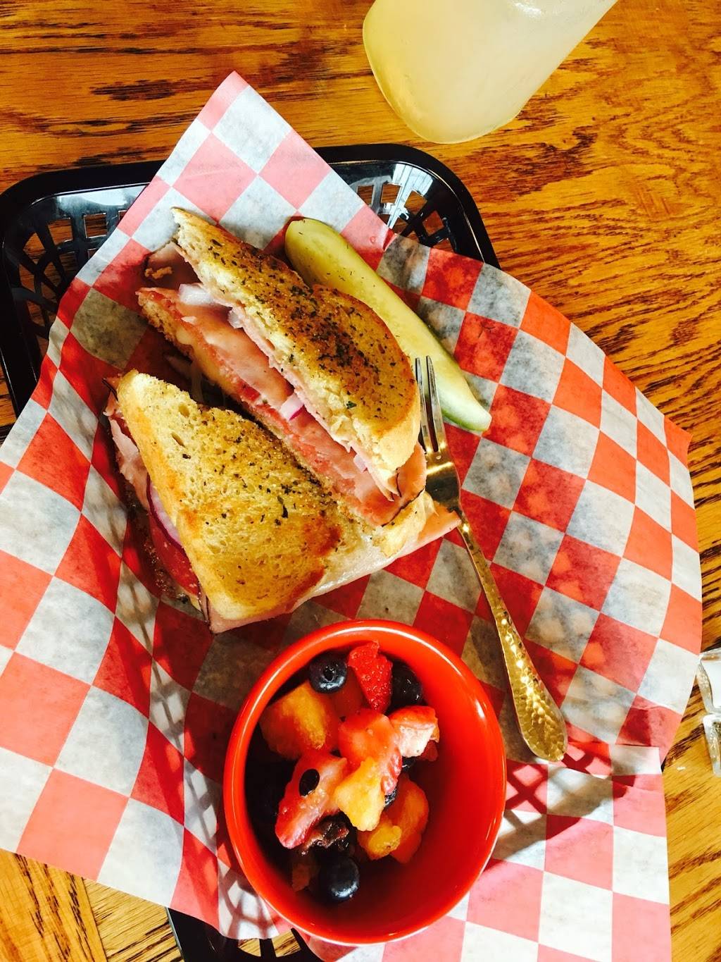 Wooden Wagon Luncheonette | restaurant | Behind Hello Local, 101 E Emma Ave, Springdale, AR 72762, USA | 4792367817 OR +1 479-236-7817