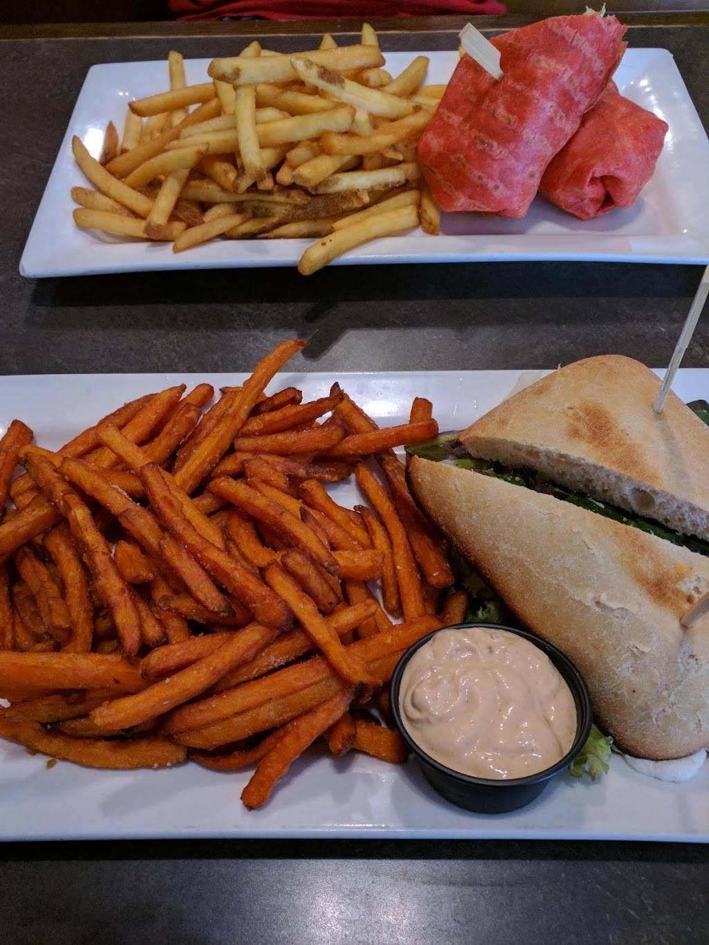 Bobby OBriens | restaurant | 90 Macdonell St, Guelph, ON N1H 4E5, Canada | 5197630043 OR +1 519-763-0043