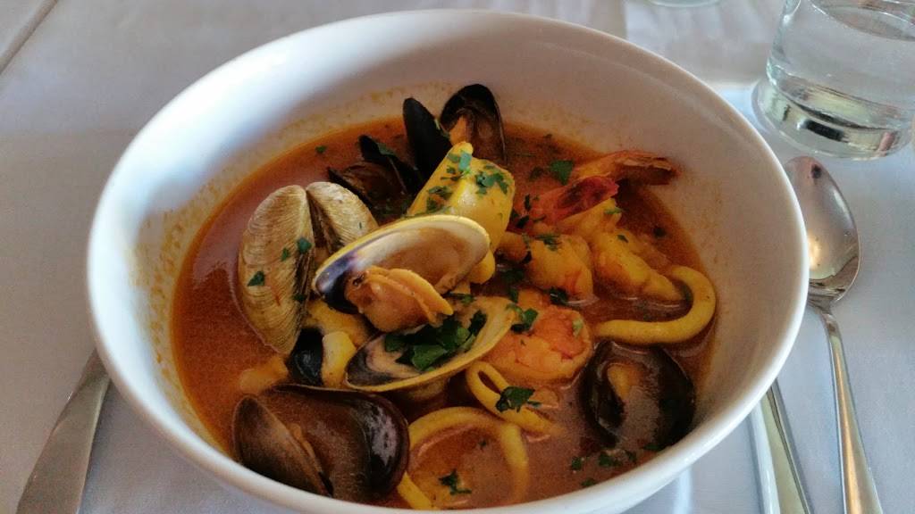 LaVinia Restaurant | restaurant | 2350 Lake Shore Blvd W, Etobicoke, ON M8V 1B6, Canada | 6477482350 OR +1 647-748-2350