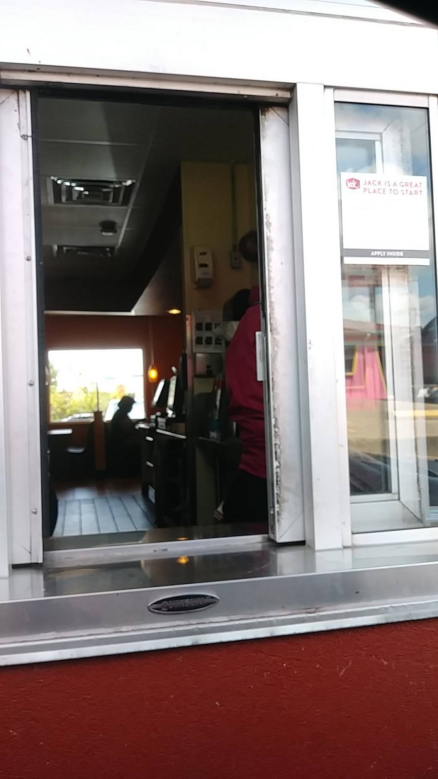 Jack in the Box | restaurant | 107 E Camp Wisdom Rd, Duncanville, TX 75116, USA | 9722835664 OR +1 972-283-5664