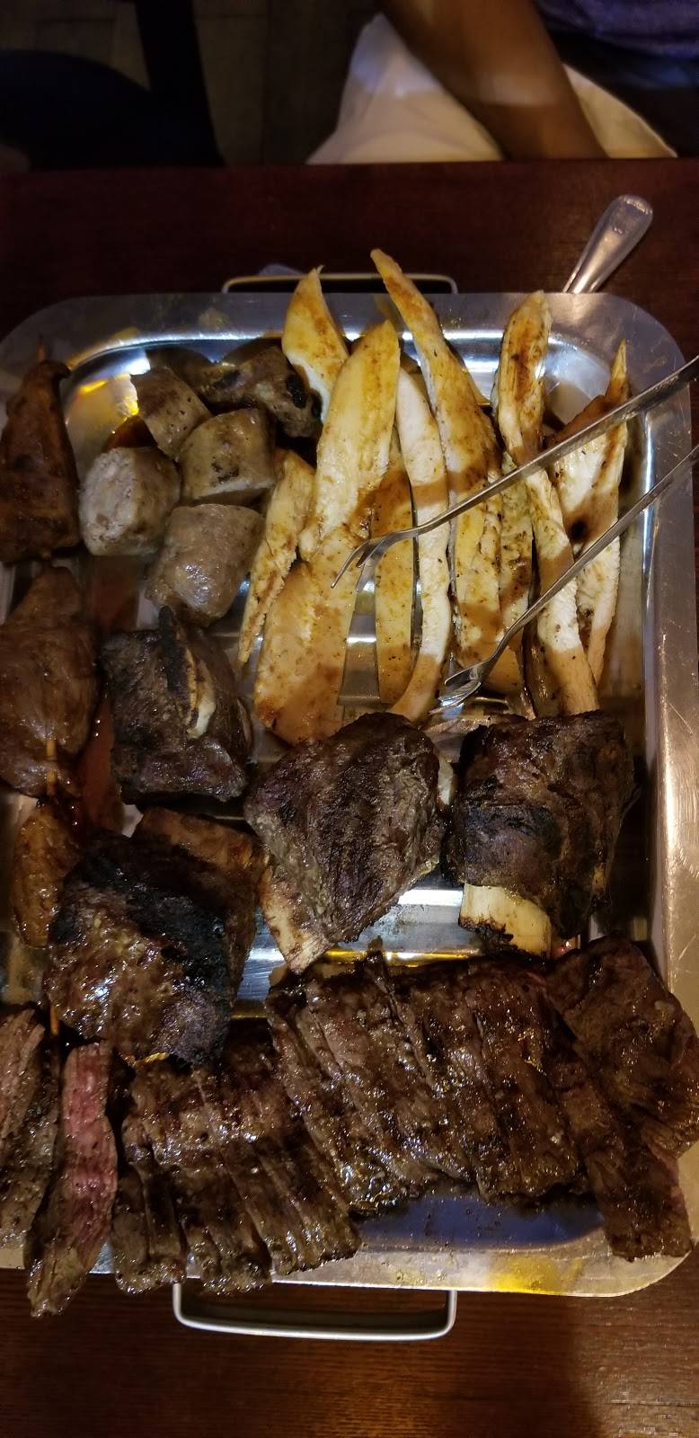 Las Vinas | restaurant | 178 Jericho Turnpike, Mineola, NY 11501, USA | 5167470194 OR +1 516-747-0194