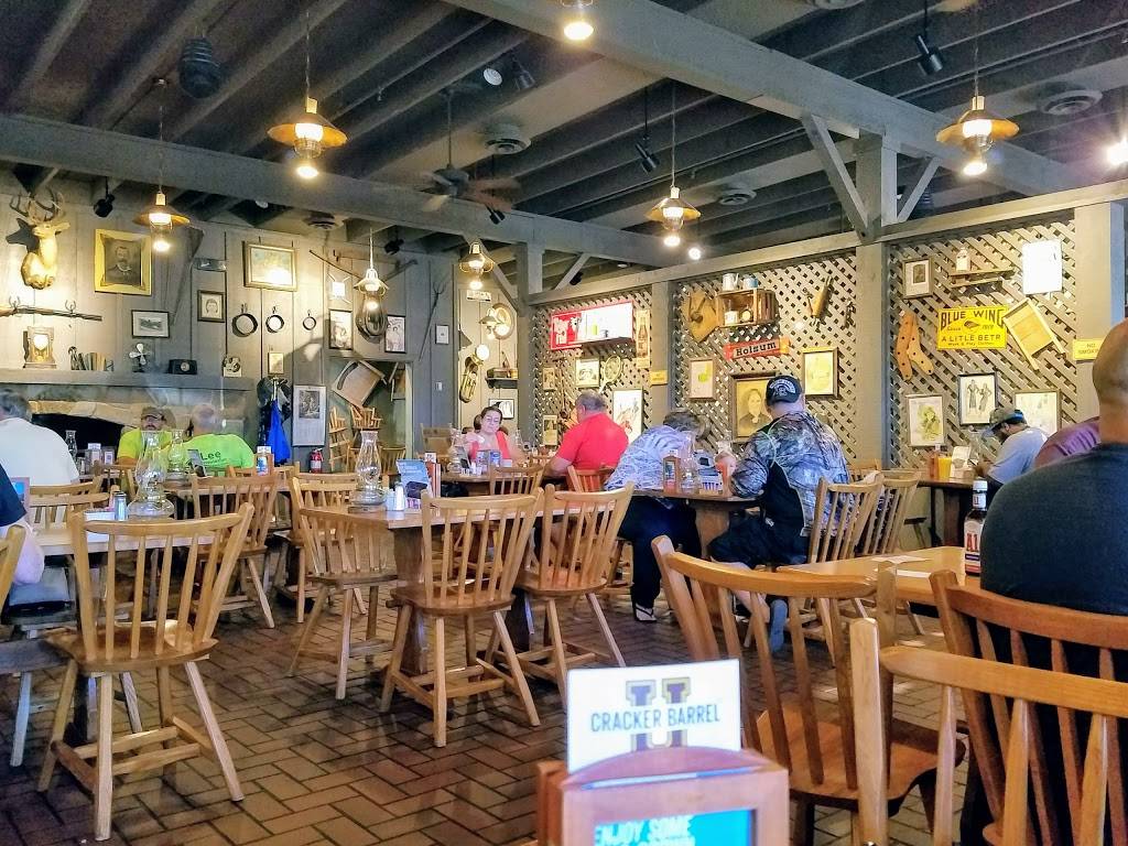 Cracker Barrel Old Country Store | restaurant | 4119 Columbus St, Ottawa, IL 61350, USA | 8154319779 OR +1 815-431-9779