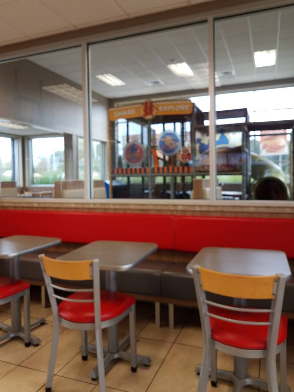 Burger King | restaurant | 250 W Rollins Rd, Round Lake Beach, IL 60073, USA | 8475463663 OR +1 847-546-3663