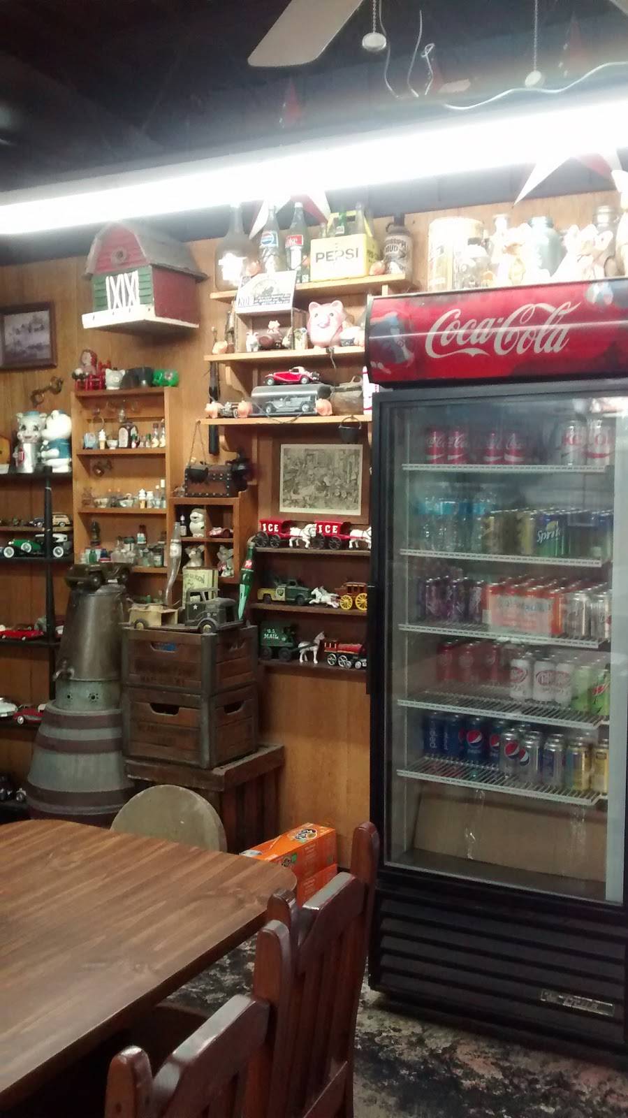 Charlies BBQ | restaurant | 30875 Broad St, Bruceton, TN 38317, USA | 7315867447 OR +1 731-586-7447