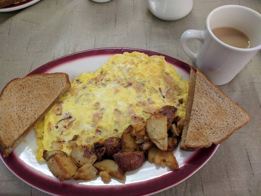 Yulan Country Store | restaurant | 218 Airport Rd, Yulan, NY 12792, USA | 8455570425 OR +1 845-557-0425