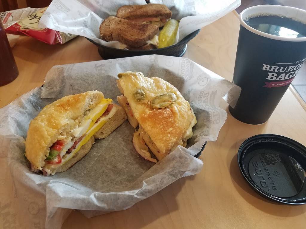 Brueggers Bagels | cafe | 818 N Quincy St, Arlington, VA 22203, USA | 7032480980 OR +1 703-248-0980