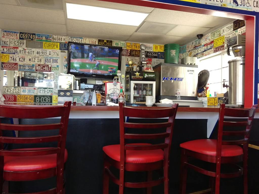 Js Hideaway Family Diner | restaurant | 2635 Diamond St, Rosamond, CA 93560, USA | 6612214529 OR +1 661-221-4529