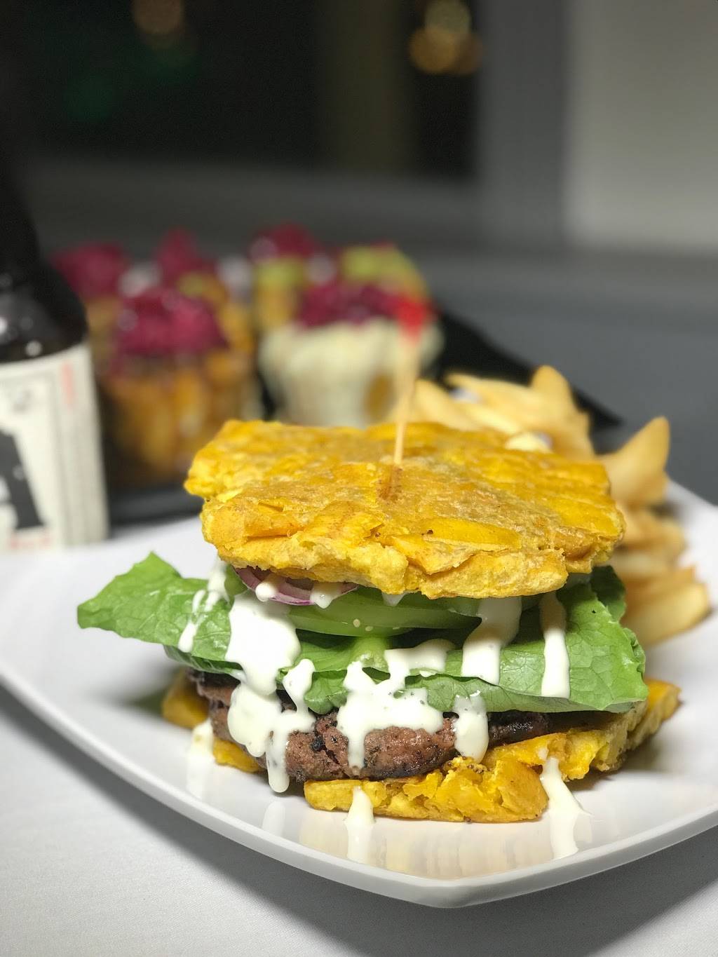 Dia & Noche | restaurant | 640 McLean Ave, Yonkers, NY 10705, USA | 9144762786 OR +1 914-476-2786