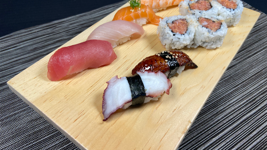 Fujisan Sushi | restaurant | 1560 Ocotillo Dr Suite O, El Centro, CA 92243, USA | 7609704436 OR +1 760-970-4436