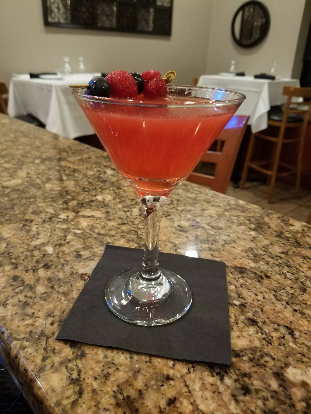 Mancusos Restaurant & Bar | restaurant | 601 Kings Hwy E, Fairfield, CT 06825, USA | 2033675359 OR +1 203-367-5359