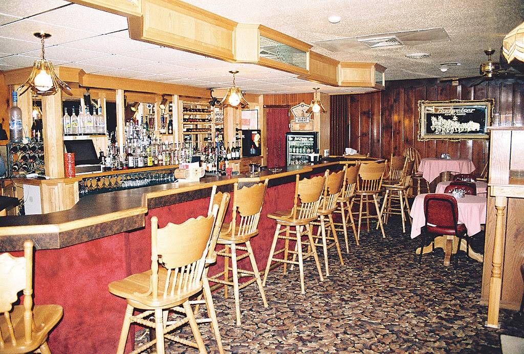 Laurel Supper Club | restaurant | 1905 WI-64, New Richmond, WI 54017, USA | 7152465121 OR +1 715-246-5121