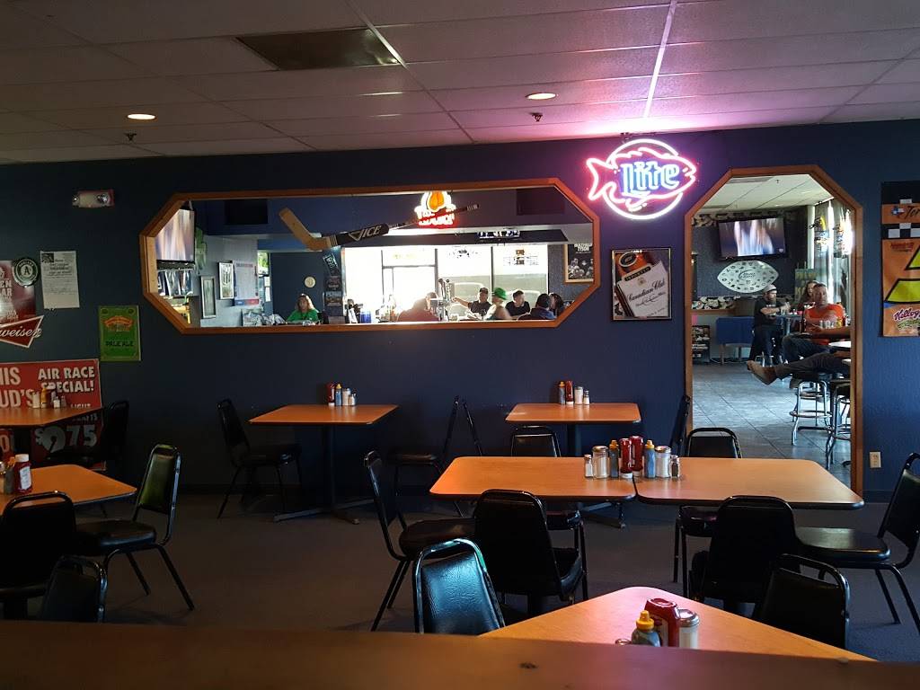 Sneakers Bar & Grill | restaurant | 13870 Stead Blvd A, Reno, NV 89506, USA | 7759725529 OR +1 775-972-5529