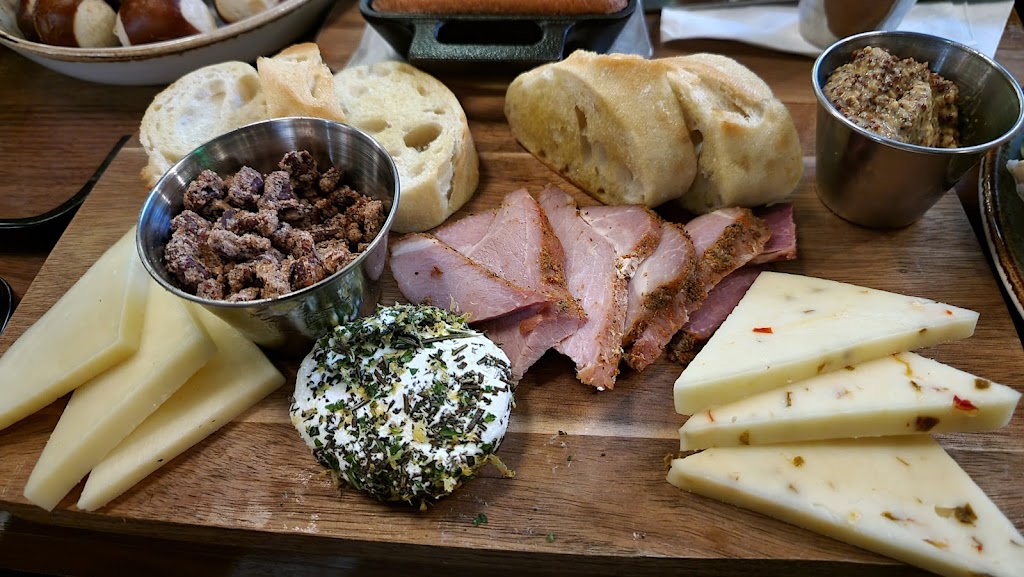 Mash | restaurant | 400 N River St, Ypsilanti, MI 48198, USA | 7344416200 OR +1 734-441-6200