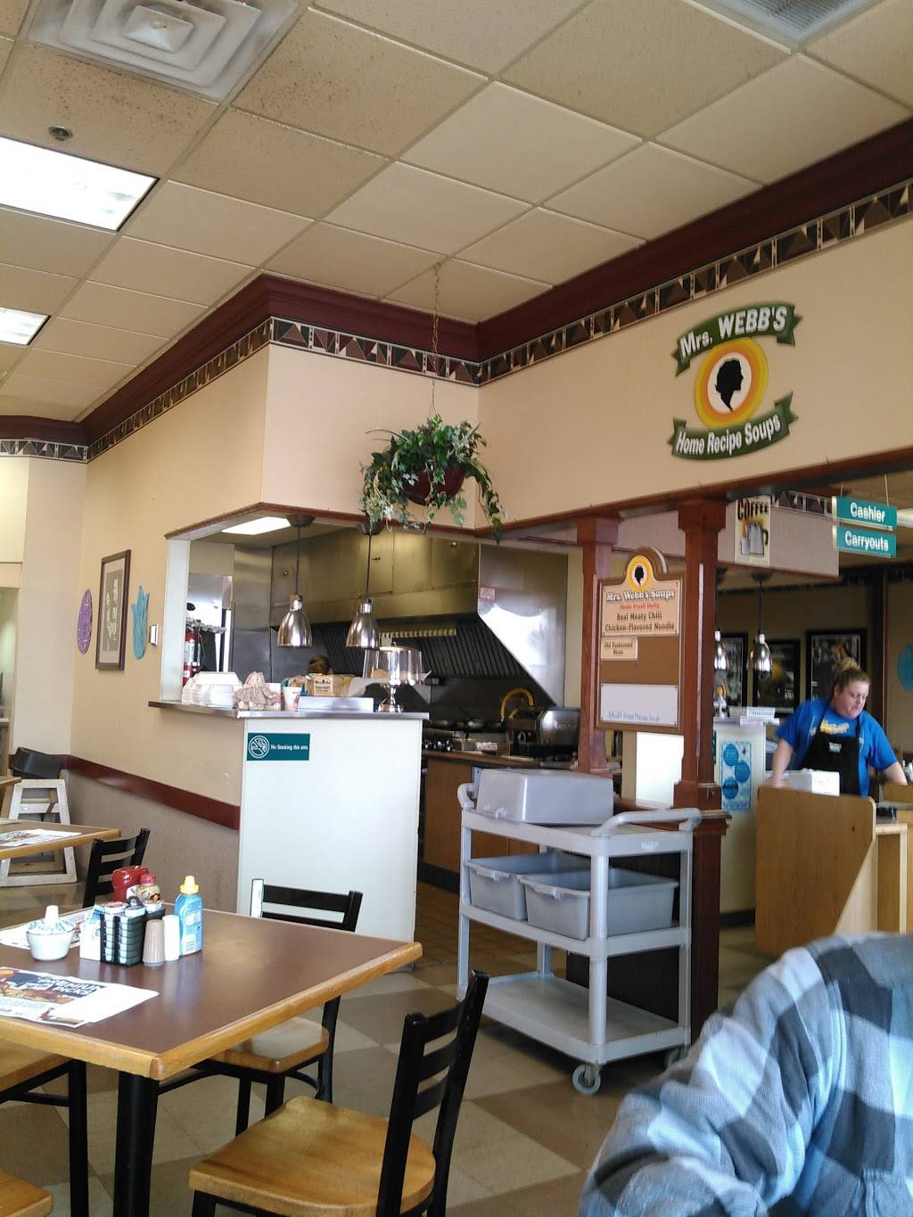 George Webb Restaurant | restaurant | 3636 S Moorland Rd, New Berlin, WI 53151, USA | 2628274007 OR +1 262-827-4007