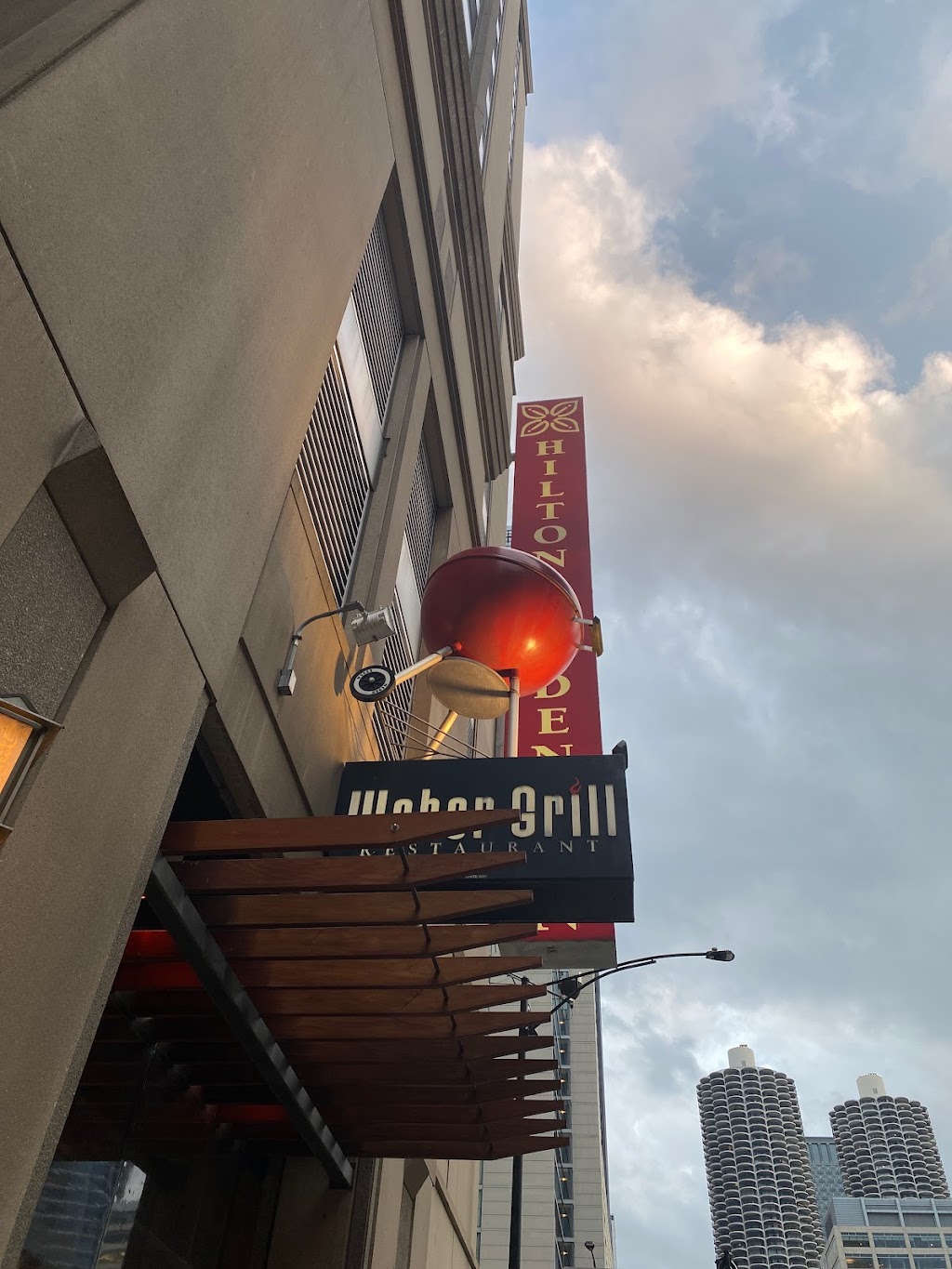 Weber Grill Restaurant | restaurant | 539 N State St, Chicago, IL 60654, USA | 3124679696 OR +1 312-467-9696