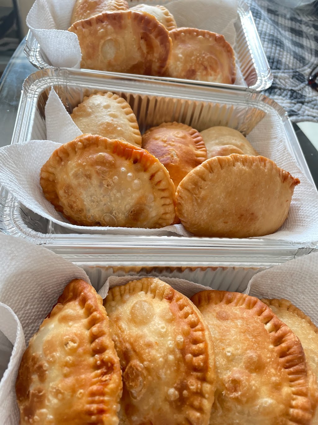 Comida venezolana “Cositas Ricas de la Abuela | restaurant | 295 Van Winkle St, East Rutherford, NJ 07073, USA | 2016407279 OR +1 201-640-7279