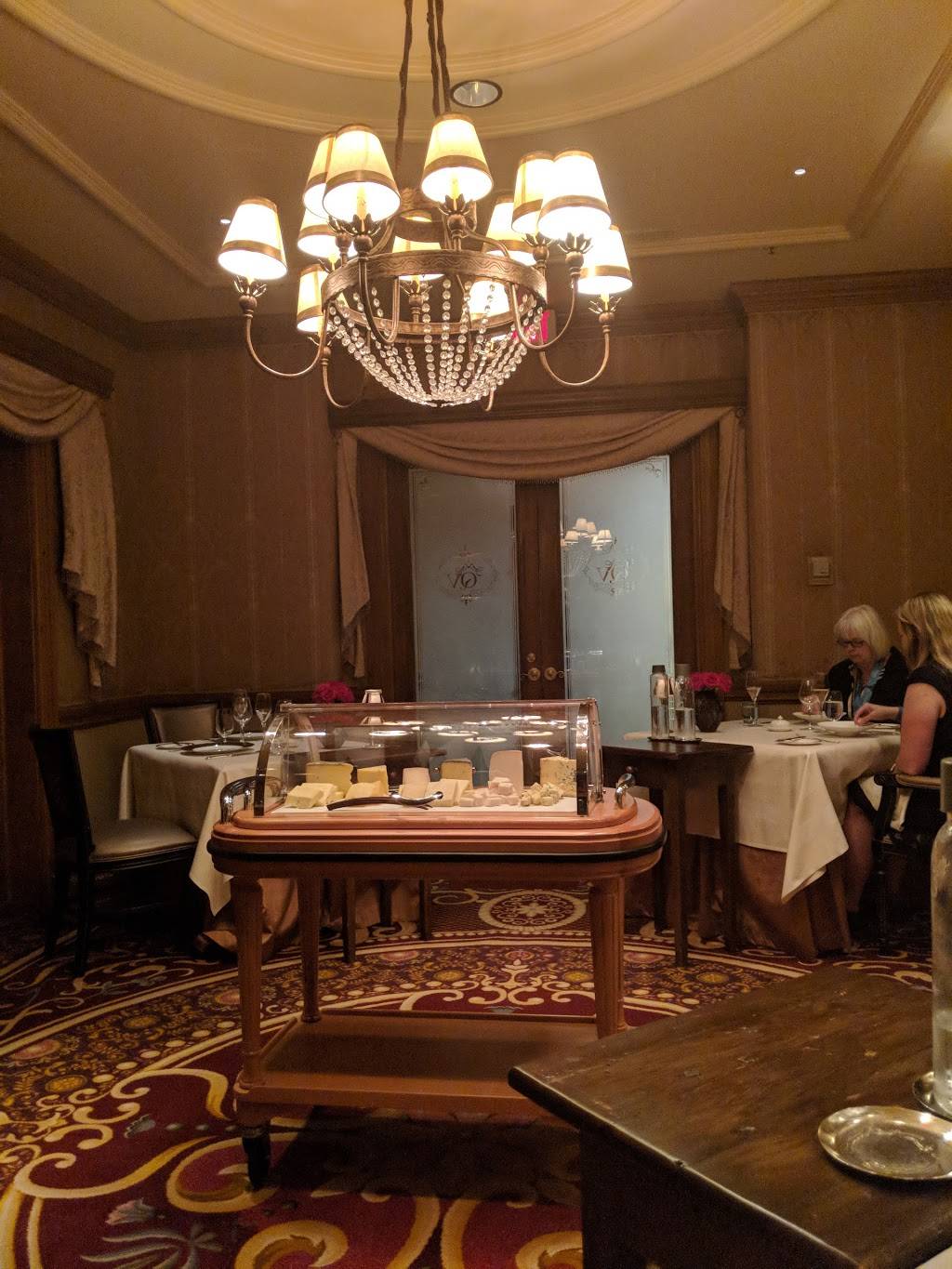 Victoria & Alberts | restaurant | 4401 Floridian Way, Orlando, FL 32830, USA | 4079393862 OR +1 407-939-3862