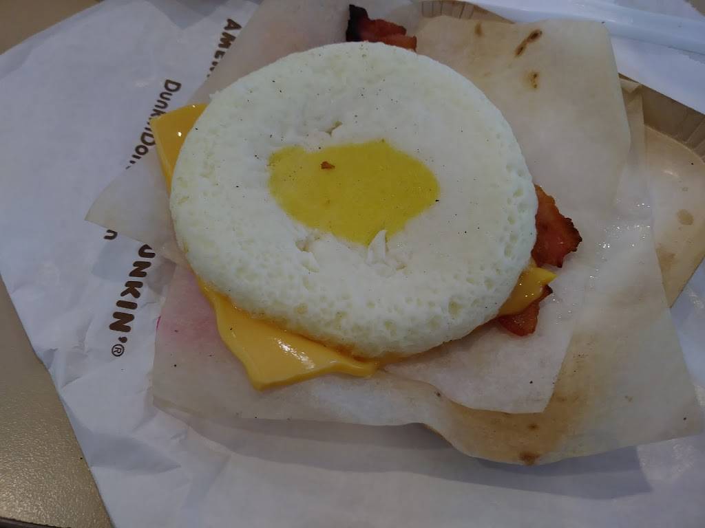 Dunkin | bakery | 26 Broad St, Merrimac, MA 01860, USA | 9783460692 OR +1 978-346-0692