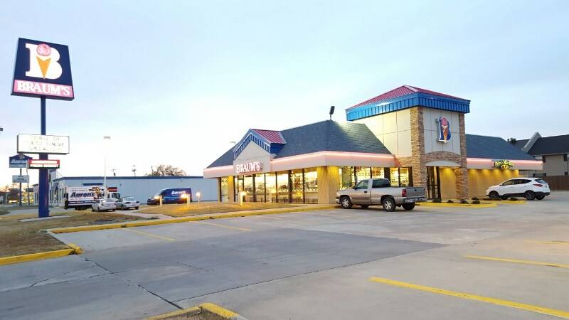 Braums Ice Cream & Burger Restaurant | restaurant | 4524 Northwest Expy, Oklahoma City, OK 73116, USA | 4057281819 OR +1 405-728-1819