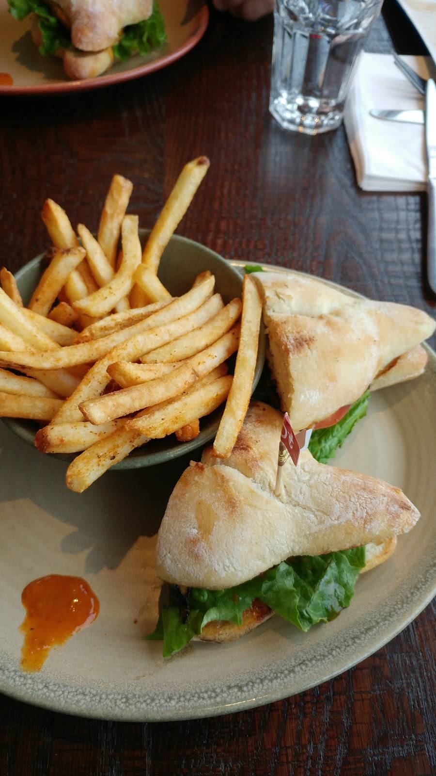 Nandos Eglinton | meal takeaway | 939 Eglinton Ave E, East York, ON M4G 4E8, Canada | 4164259292 OR +1 416-425-9292