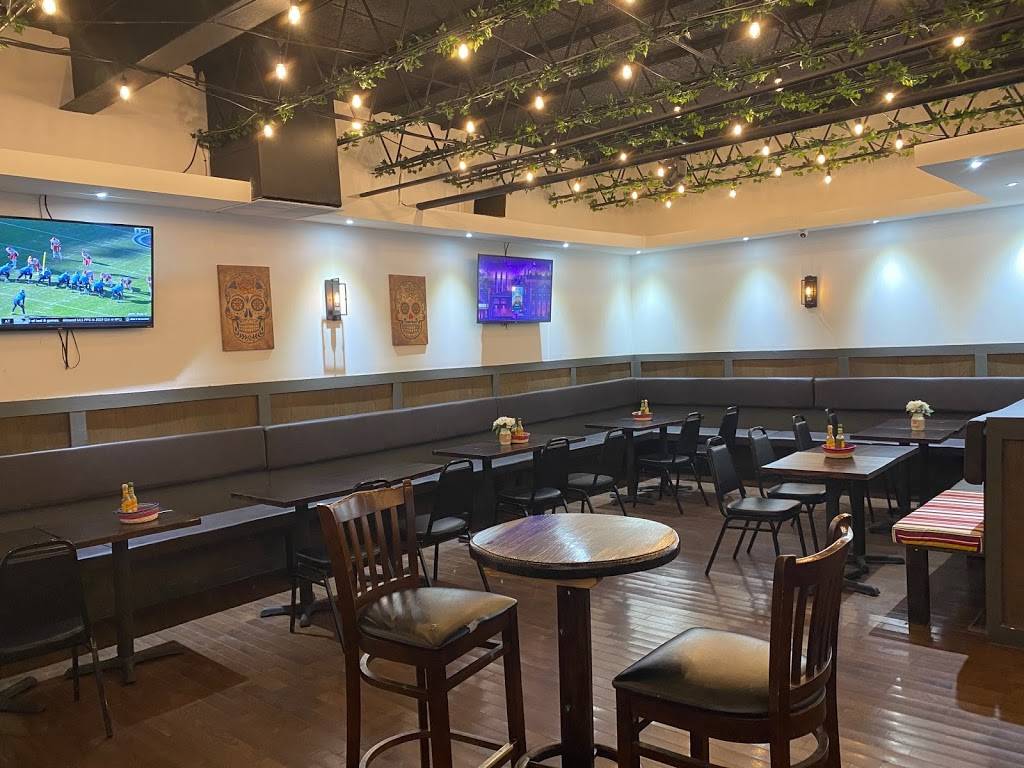 Cabo Sports bar & Mexican Grill | restaurant | 27111 Union Tpke, Queens, NY 11040, USA | 9173878588 OR +1 917-387-8588